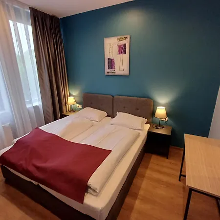 Trip Duesseldorf Otel *