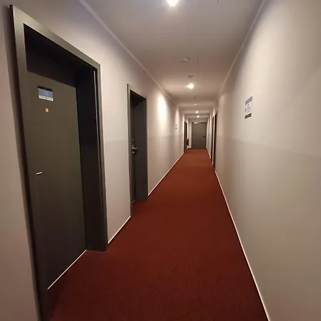Trip Duesseldorf Hotel 4*